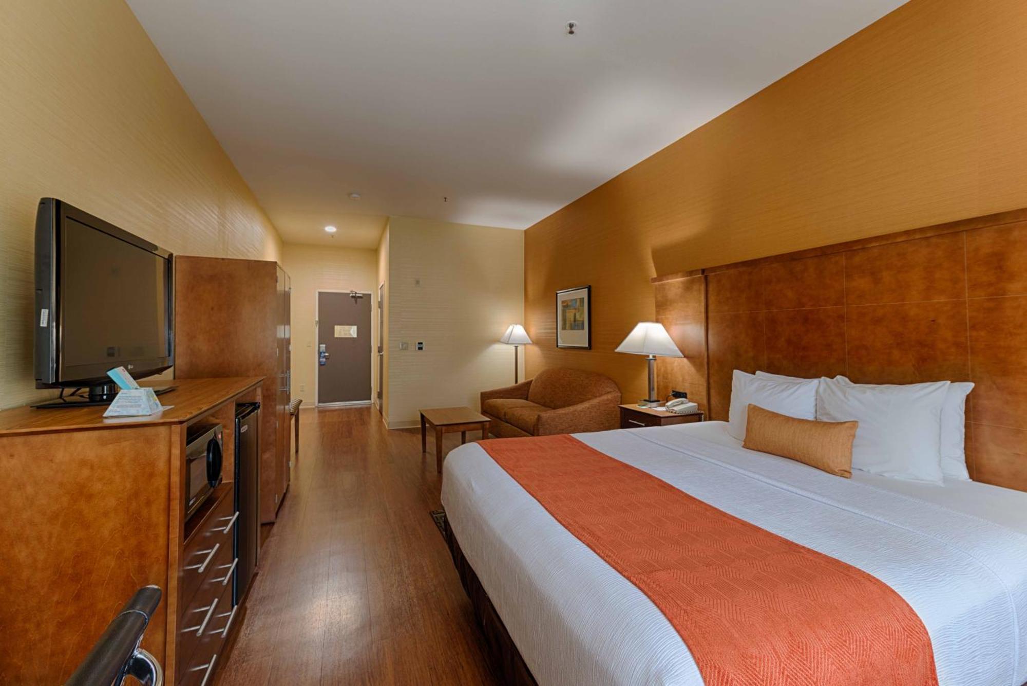 Best Western Plus Delta Inn & Suites Oakley Εξωτερικό φωτογραφία