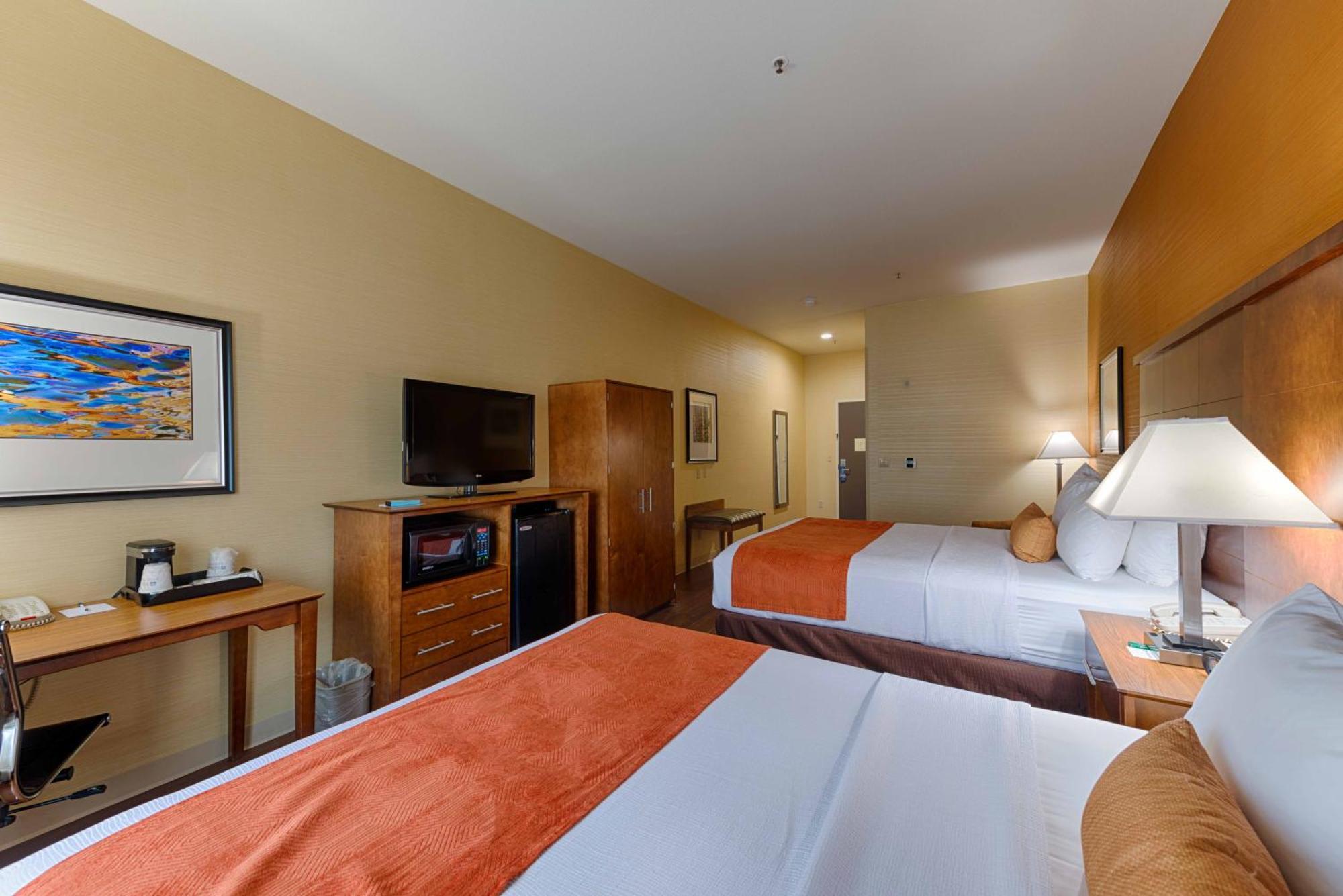 Best Western Plus Delta Inn & Suites Oakley Εξωτερικό φωτογραφία