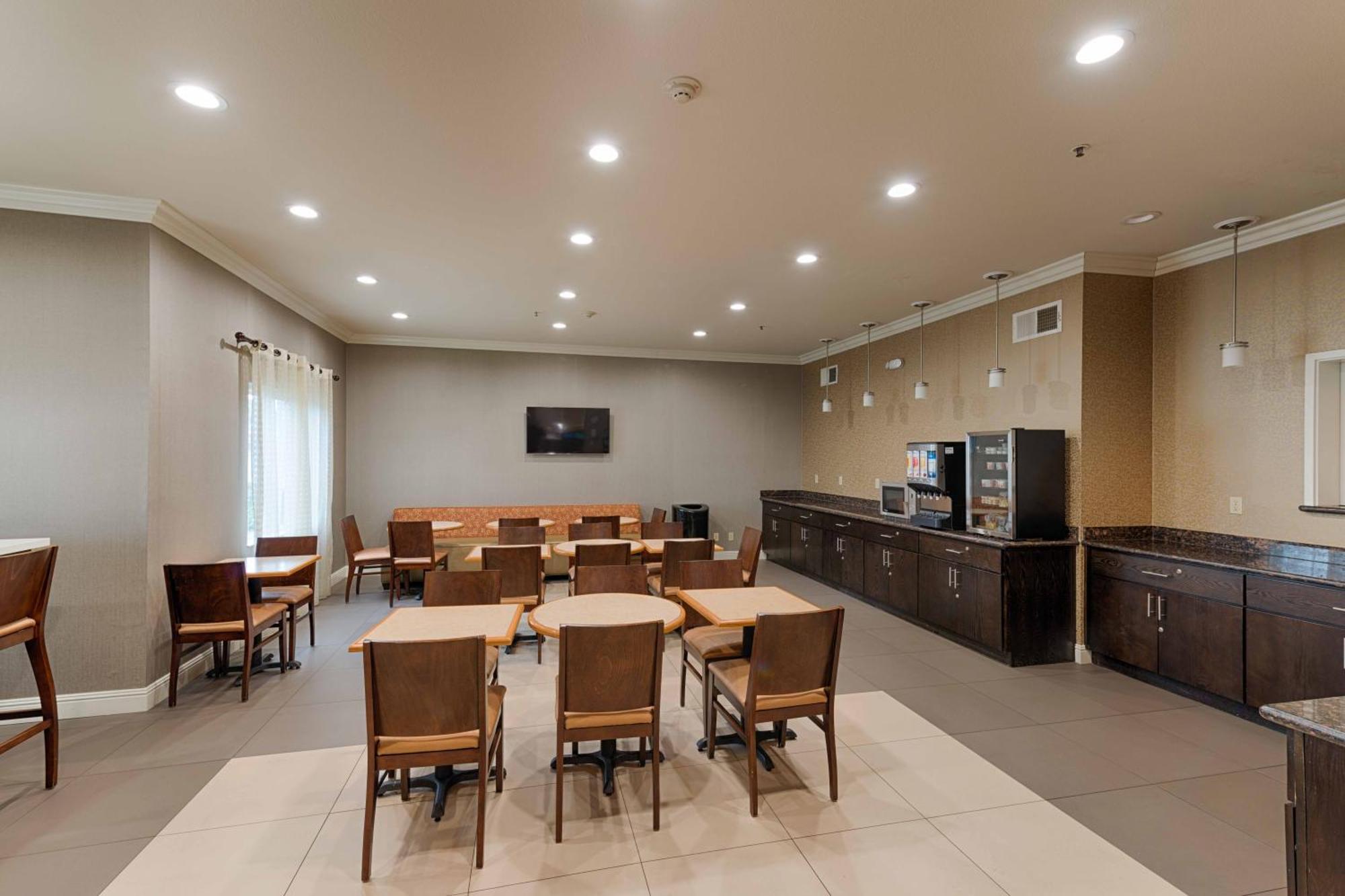 Best Western Plus Delta Inn & Suites Oakley Εξωτερικό φωτογραφία